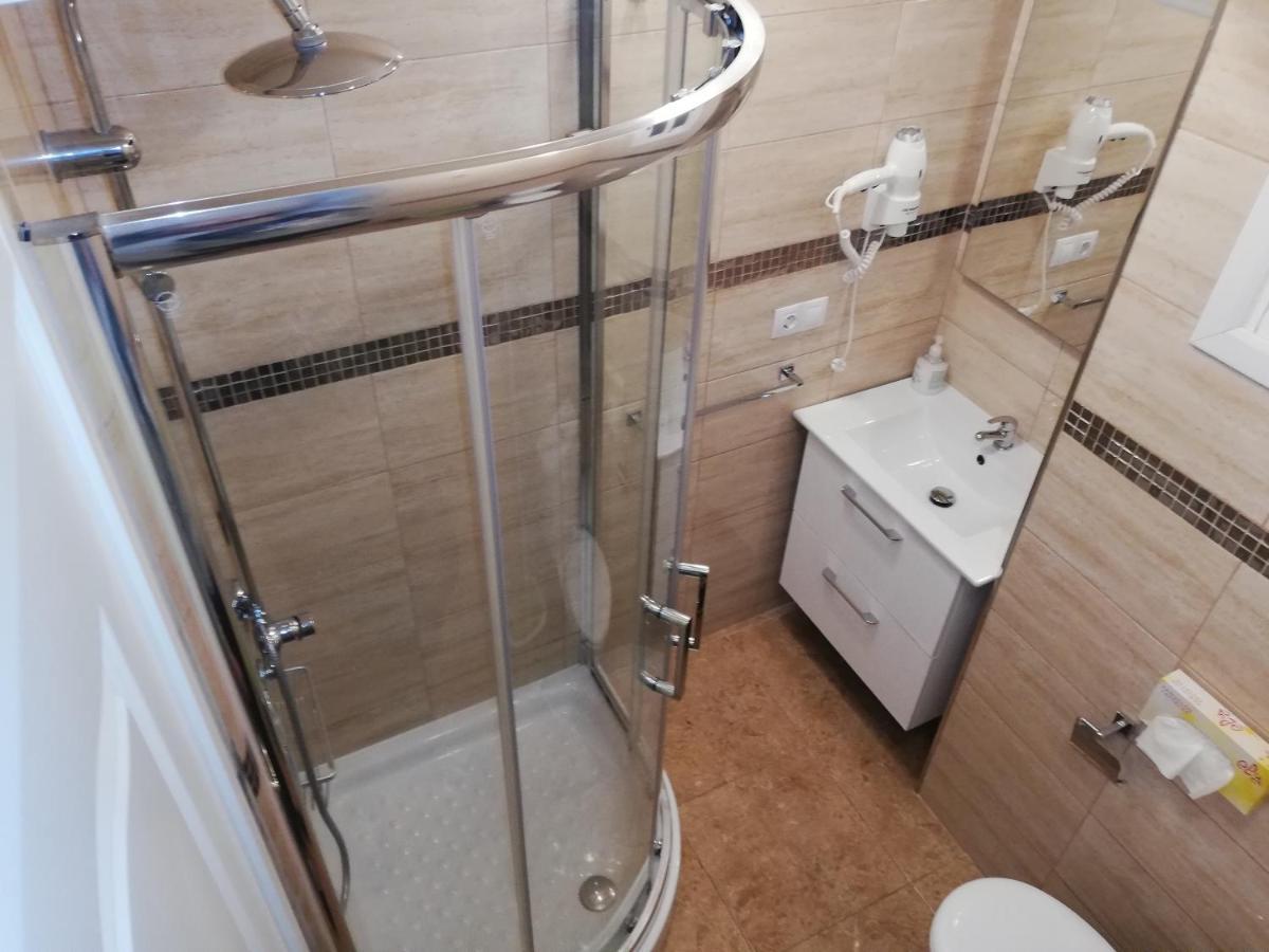 مبيت وإفطار سانتياغو دي كومبوستيلا Residencia Compostela المظهر الخارجي الصورة